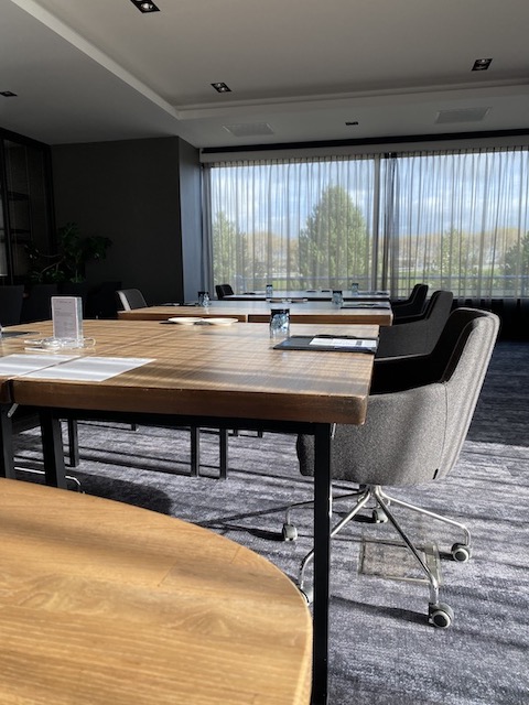 kantoorpand schoongemaakt door van blijderveen schoonmaak